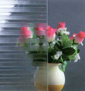 Chiaro vetro modellato