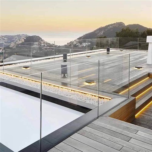 Ridinga di vetro commerciale