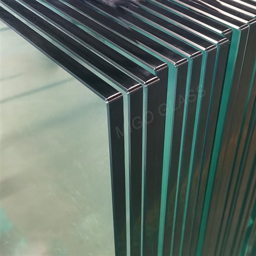 Recinzione in vetro resistente