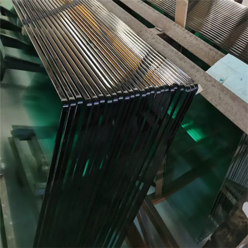 Vetro temperato per pista di hockey