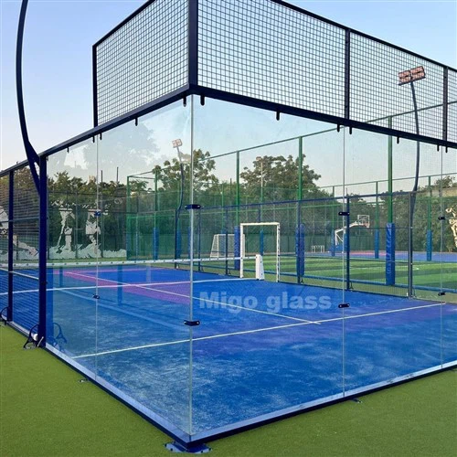 Vetro durevole in campo padel