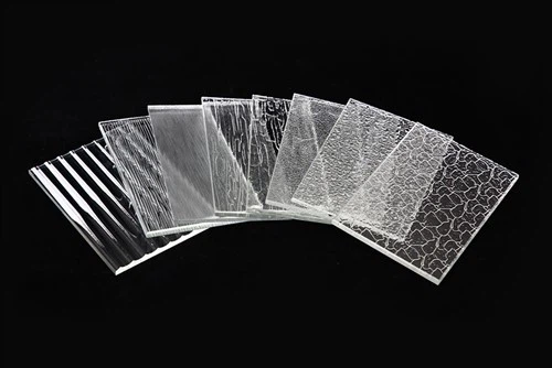 Vetro temperato modellato